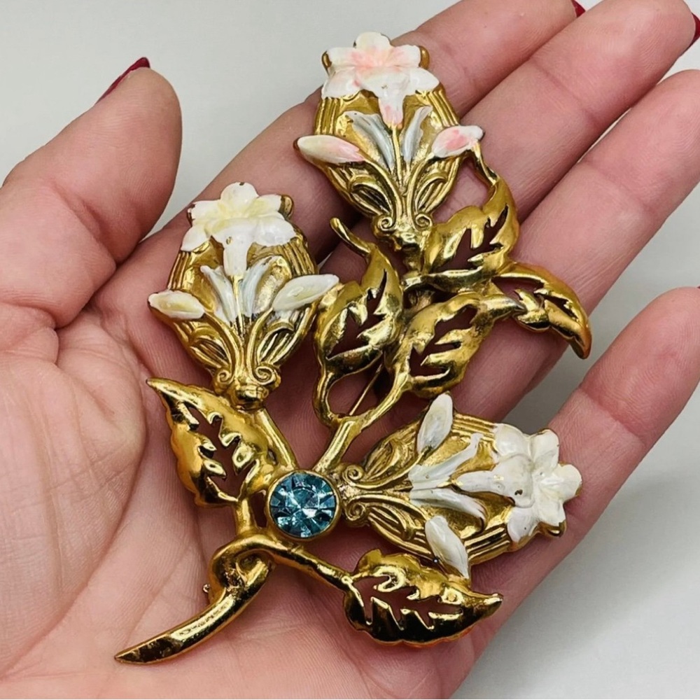 Early Unsigned Coro Enamel Brooch